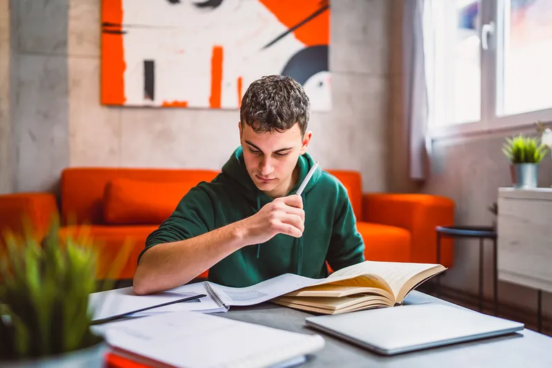 Lernen selbstständige Schülerinnen und Schüler besser?