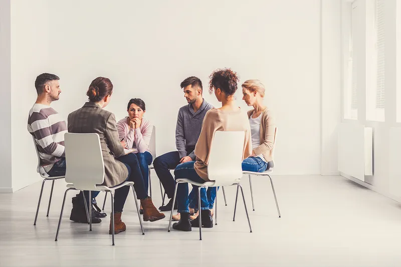 Hilft Gruppentherapie bei Depressionen und bipolaren Störungen?